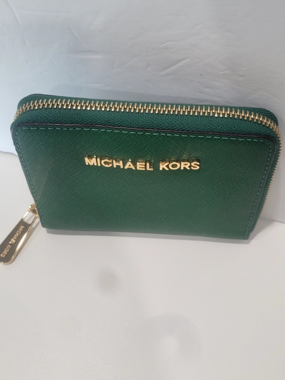 Michael Kors Green Zip-Around Leather Wallet Saffiano Leather Like New - Picture 5 of 12